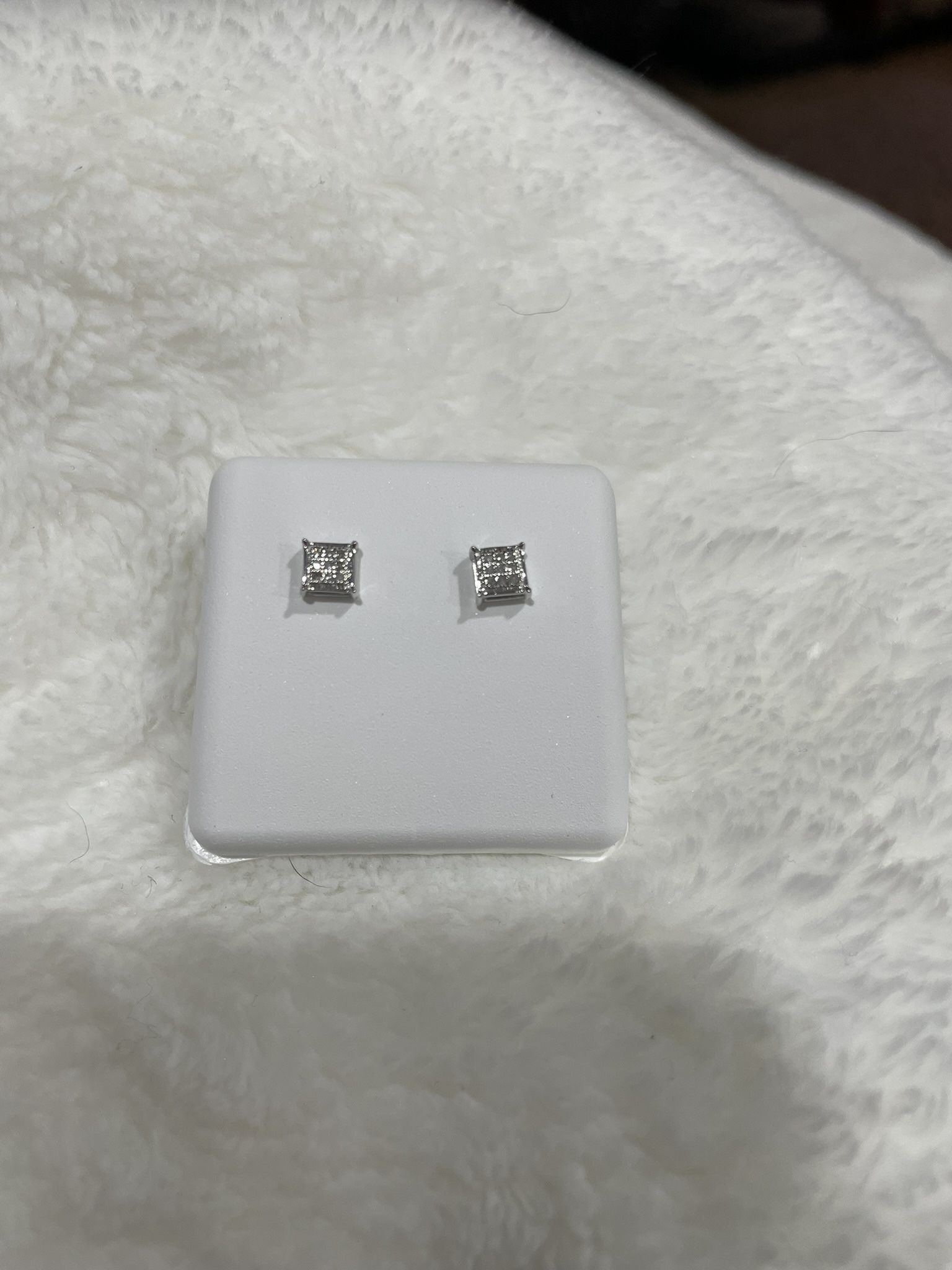 10k White Gold Natural Diamond Earrings
