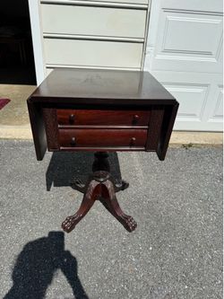 Expandable wood side table