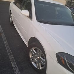 2013 Chevy Impala 2200$