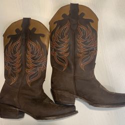 Boots Girls Size 6