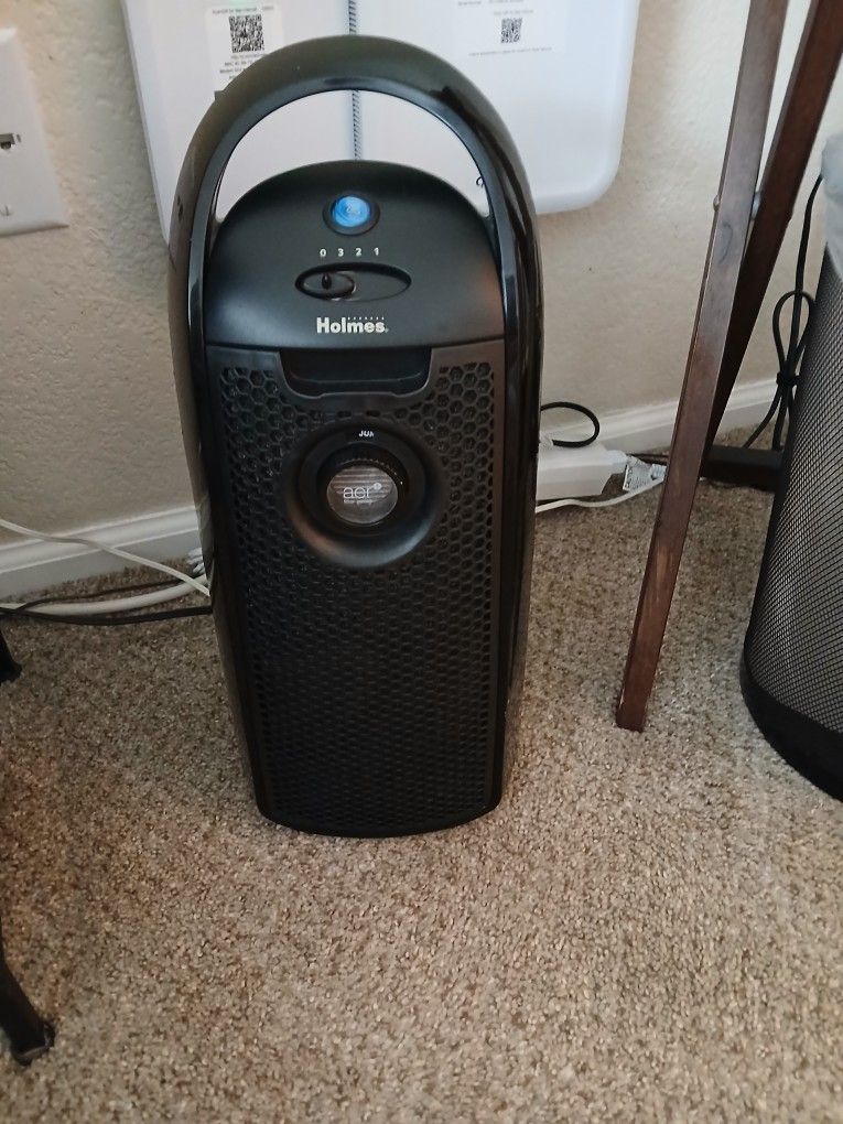 Holmes® aer1 Tower True HEPA Air Purifier with Air Ionizer and Visipure Air Filter Viewing Window