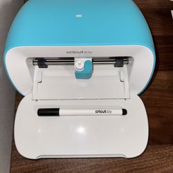Cricut joy Ultra Compact Smart Cutting Machine & 4 X 12 Mat  