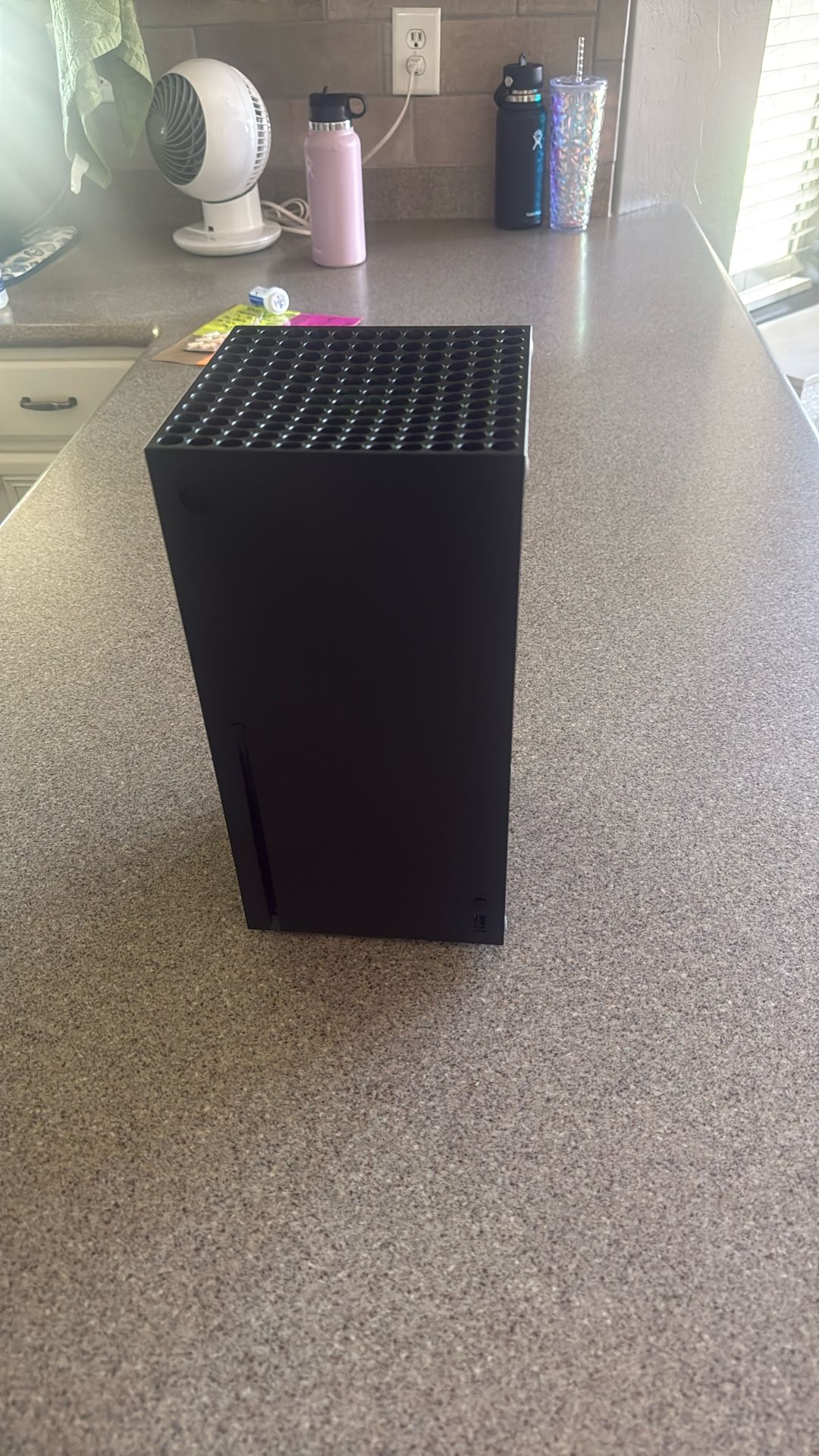 Xbox Series X + 1TB Expansion + Cables + Controller