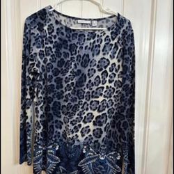 Ladies leopard print top. Yorktown And Staples Area