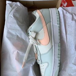 Nike Dunk Barely Green