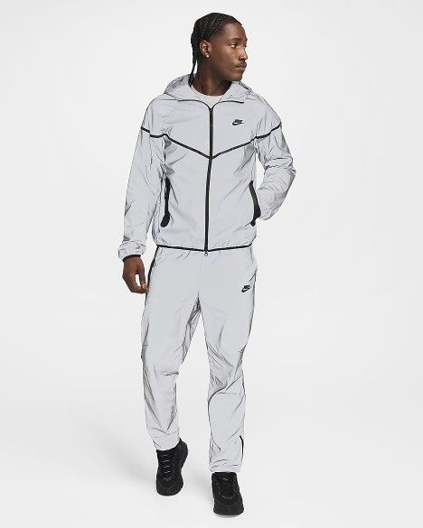 Nike Limited Reflective Woven Flash Jacket