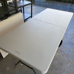 Plastic Foldind table