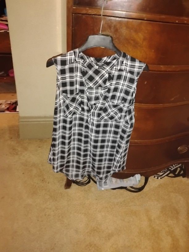 Torrid Size 1 Dress Casual Blouse
