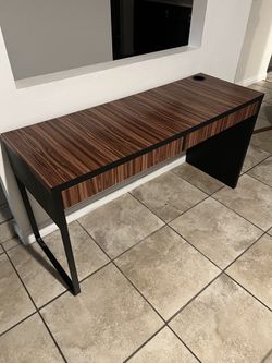 Desk!