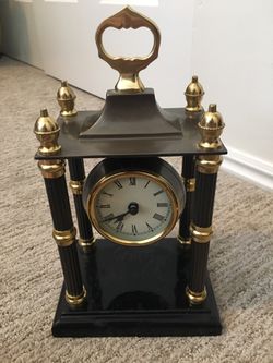 Vintage Mantle Clock!