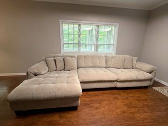 Reclining couches with USB connection