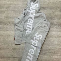 Supreme Hoodie & Sweats