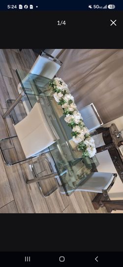 Beautiful Set Adjustable table and 4 new chairs