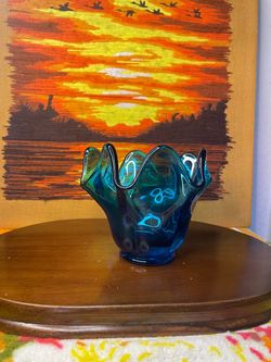 vintage mcm handkerchief ruffled bluenique vase