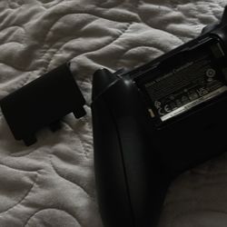 Black Xbox controller