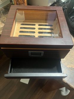 11”x11” cigar humidor