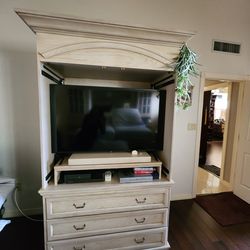 TV Stand With Drawers