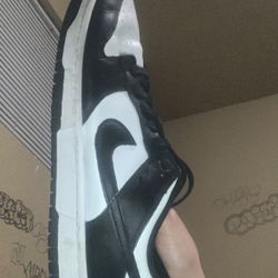 Nike panda Dunks 