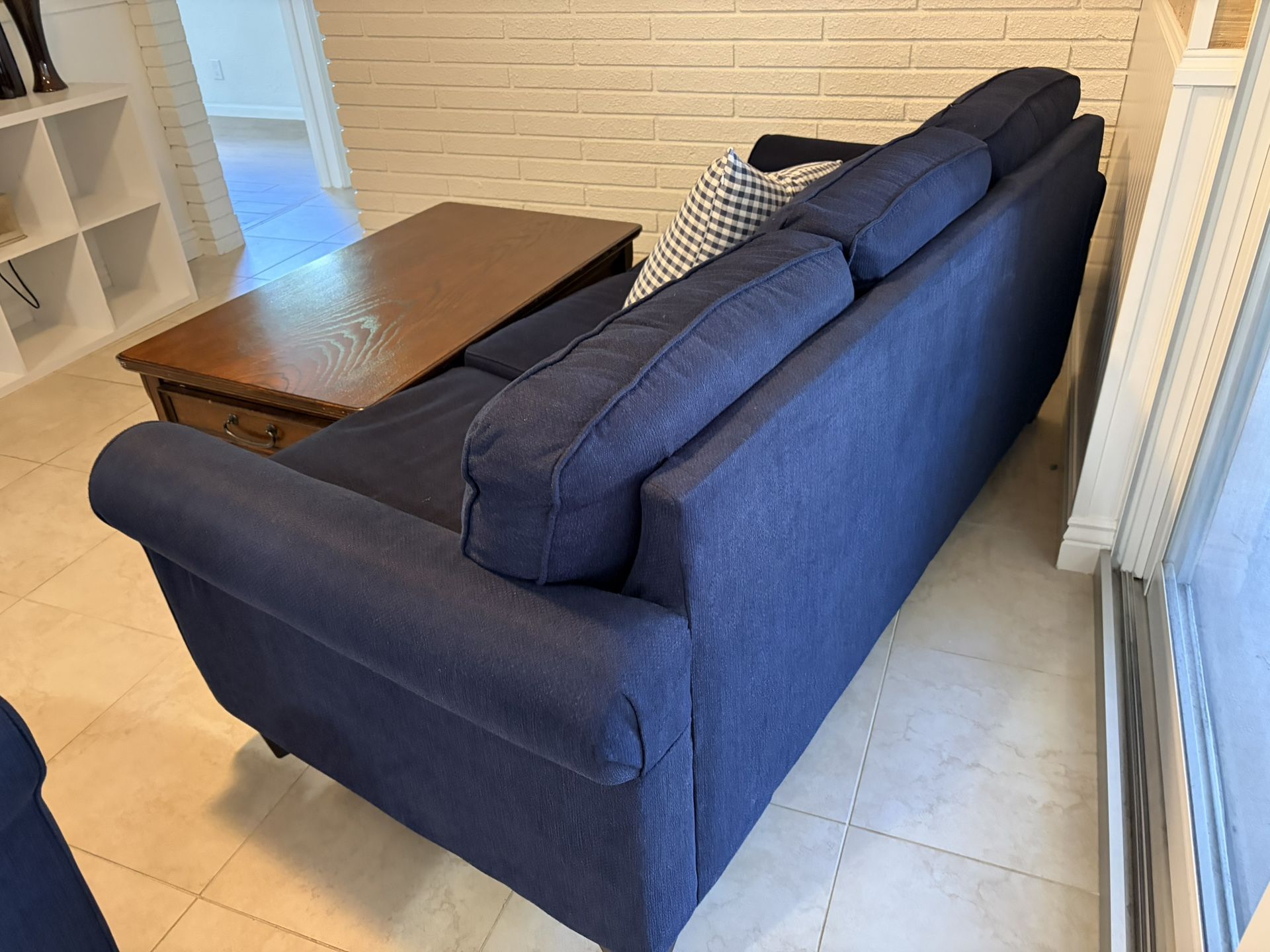 Navy Blue Sofa + Loveseat Set – Excellent Condition