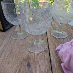 Vintage Stemmed Goblets Set Of 4 Great Condition $20