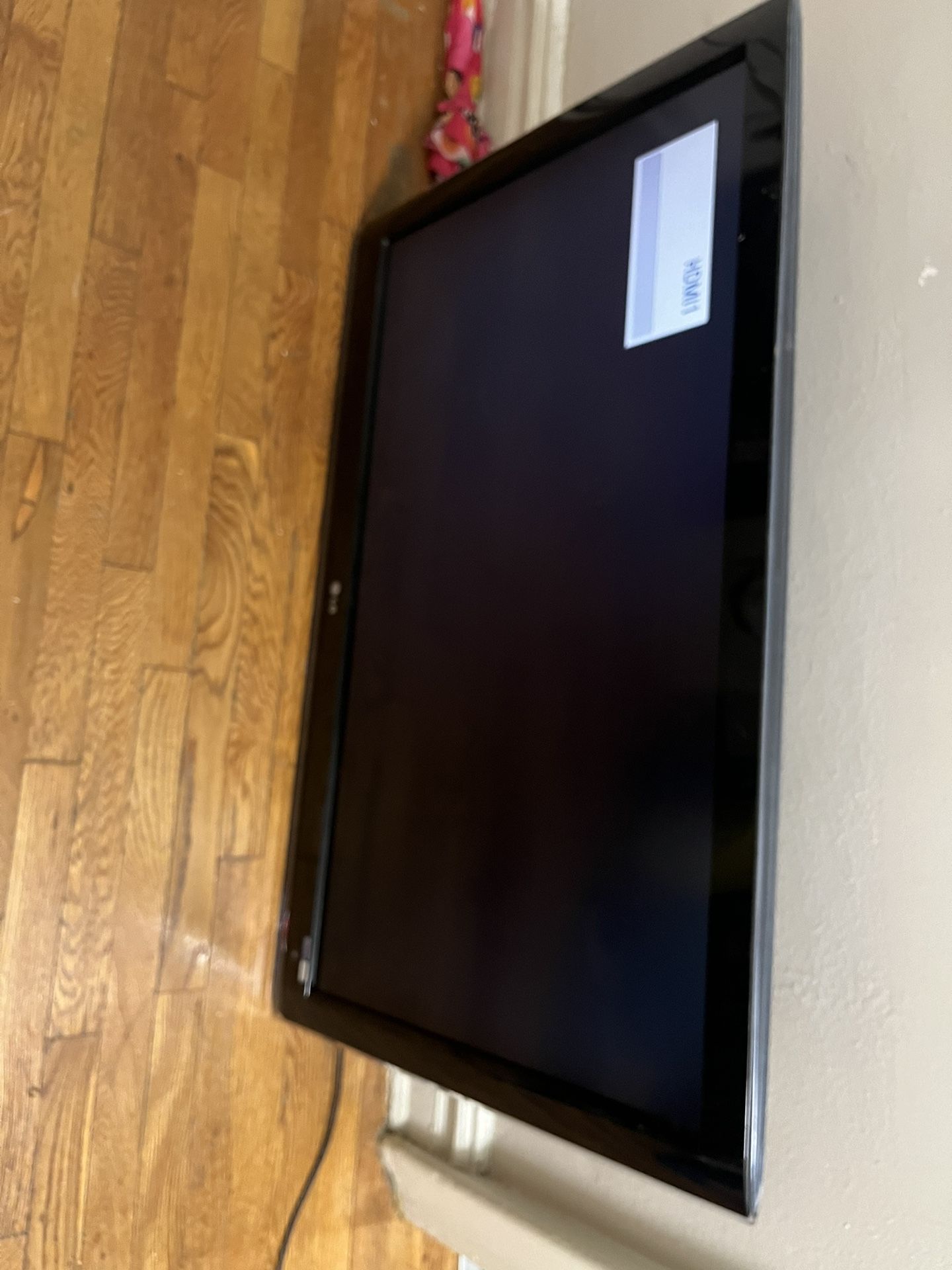 42” LG & 32” Vizio TVs