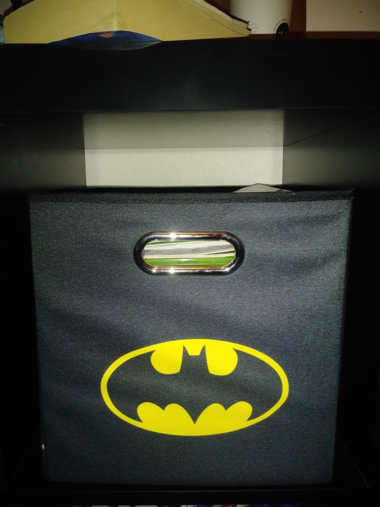 Like new set of 4 Batman storage cubes. $35 for the set of four I paid 75 for the set no trades