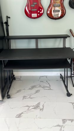 Workstation black desk