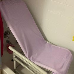 HANDICAP  BATH.  CHAIR 