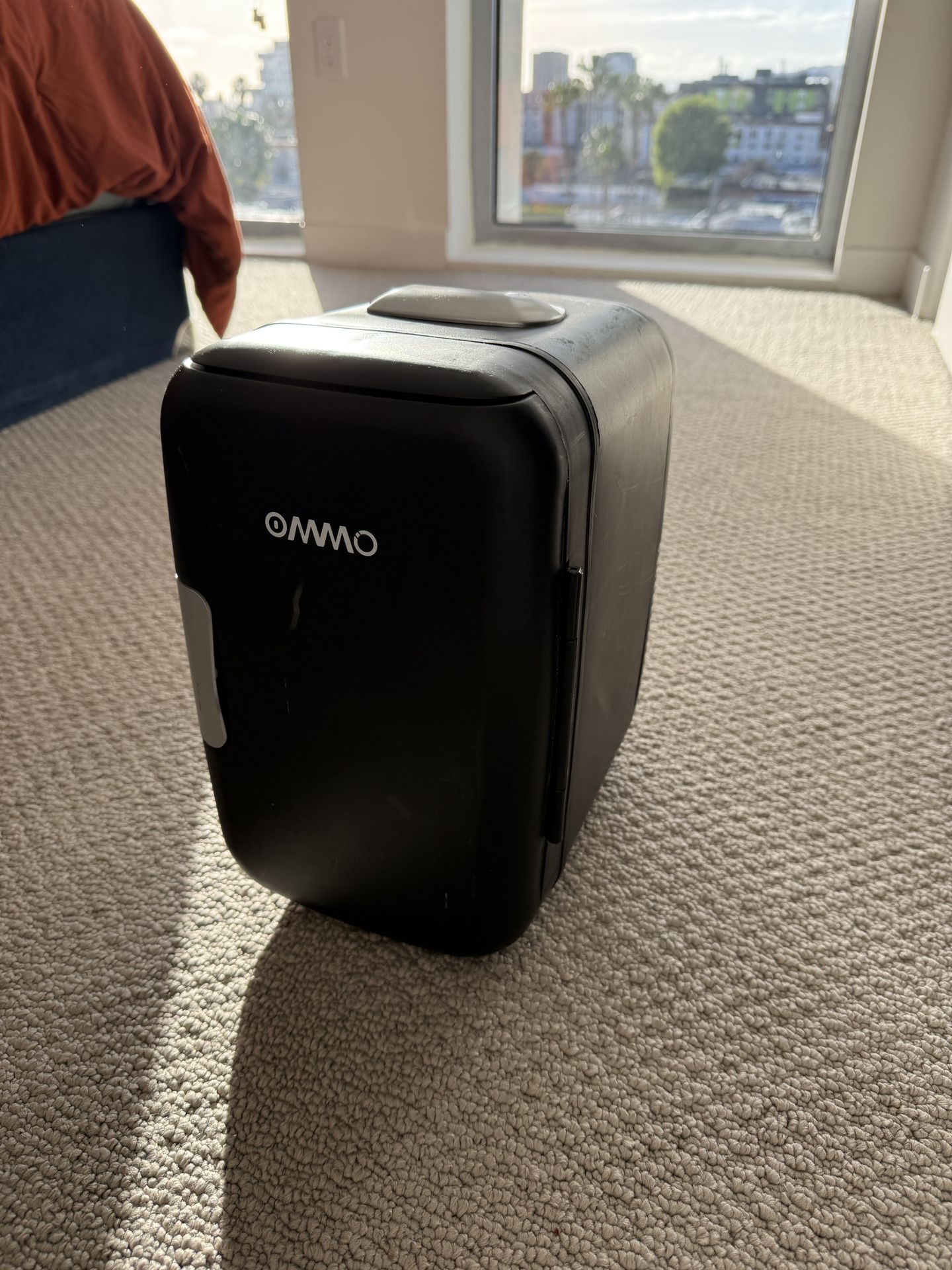 Mini Cosmetic Refrigerator