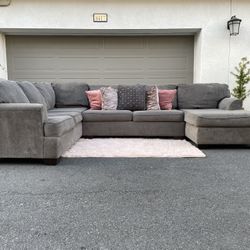 Beautiful Gray Sectional Couch From Ashley Furniture In Good Condition - Free Delivery 🚚 