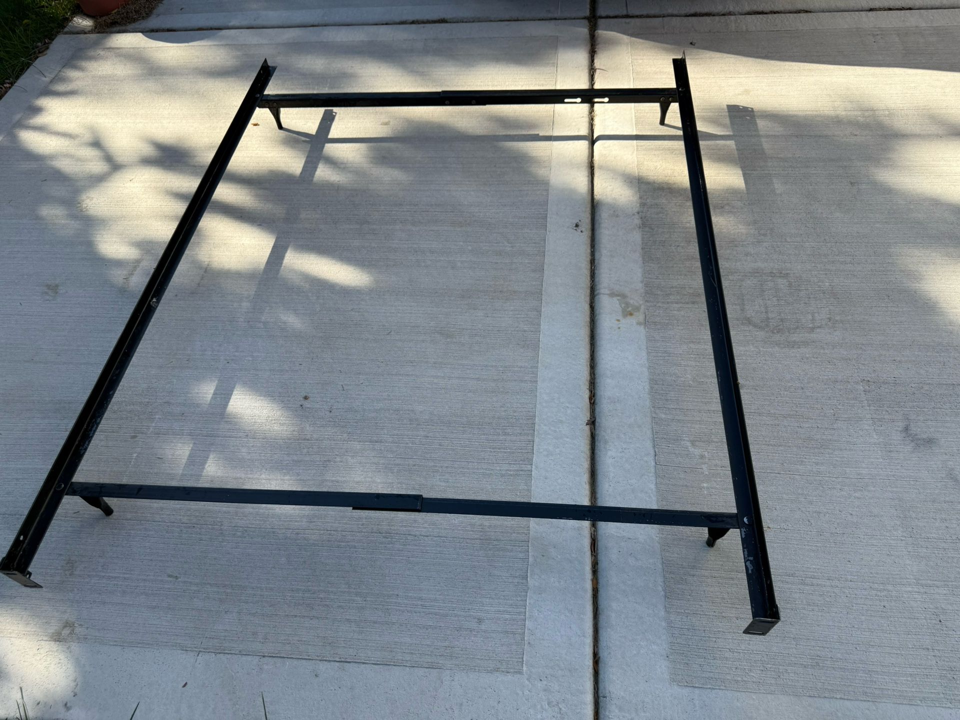 Adjustable Metal Bedframe Twin Or Full Size