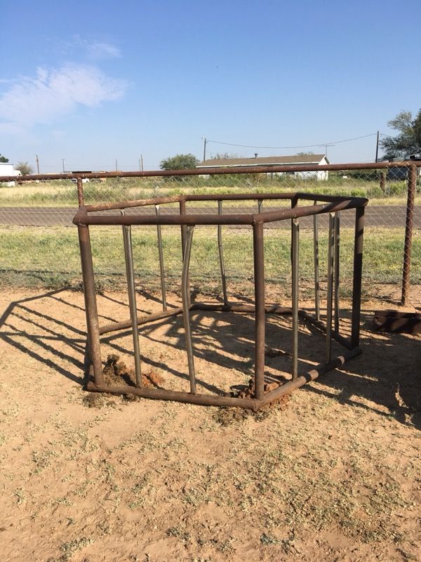 Round bale feeder (heavy duty home made)