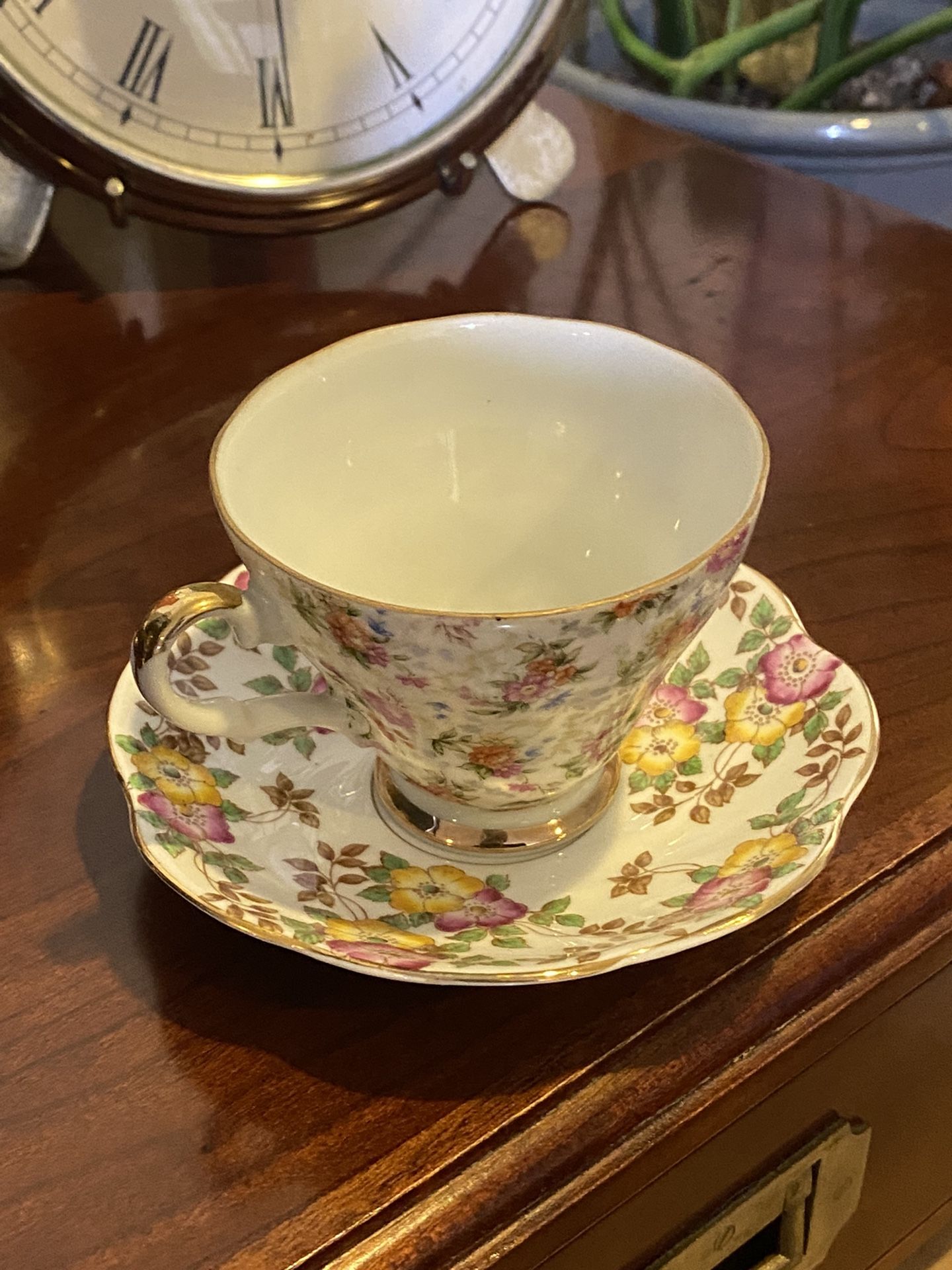 VINTAGE ROSINA SAUCER and LEFTON TEA CUP