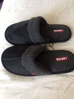 Women Levi Slippers (Sizes In Descriptions)