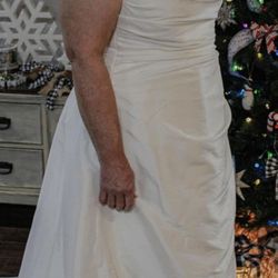 Wedding gown Size 18 White 