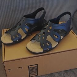 Easy Street Woman's Heeled Sandal Size 8