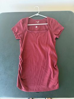Old Navy maternity shirts, size large