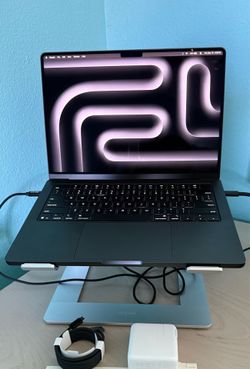 2025 MacBook Pro 14” M5 — Mint, AppleCare, 512 GB