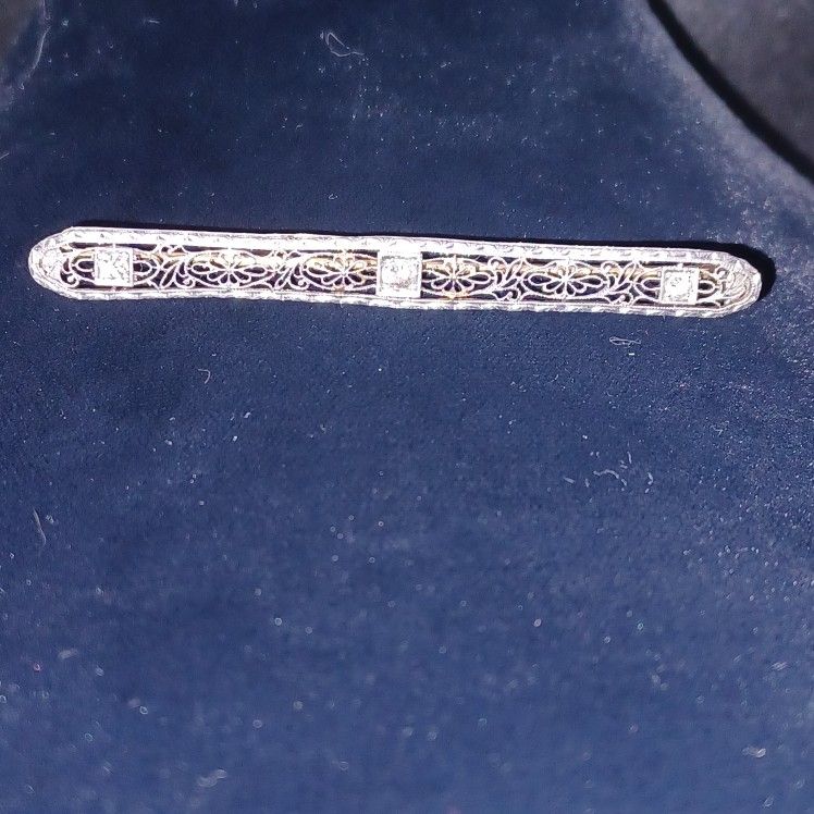 14K Filigree Pin With 3 Diamonds