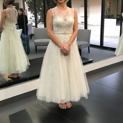 Wedding dress - Never Worn, Still Has Tags