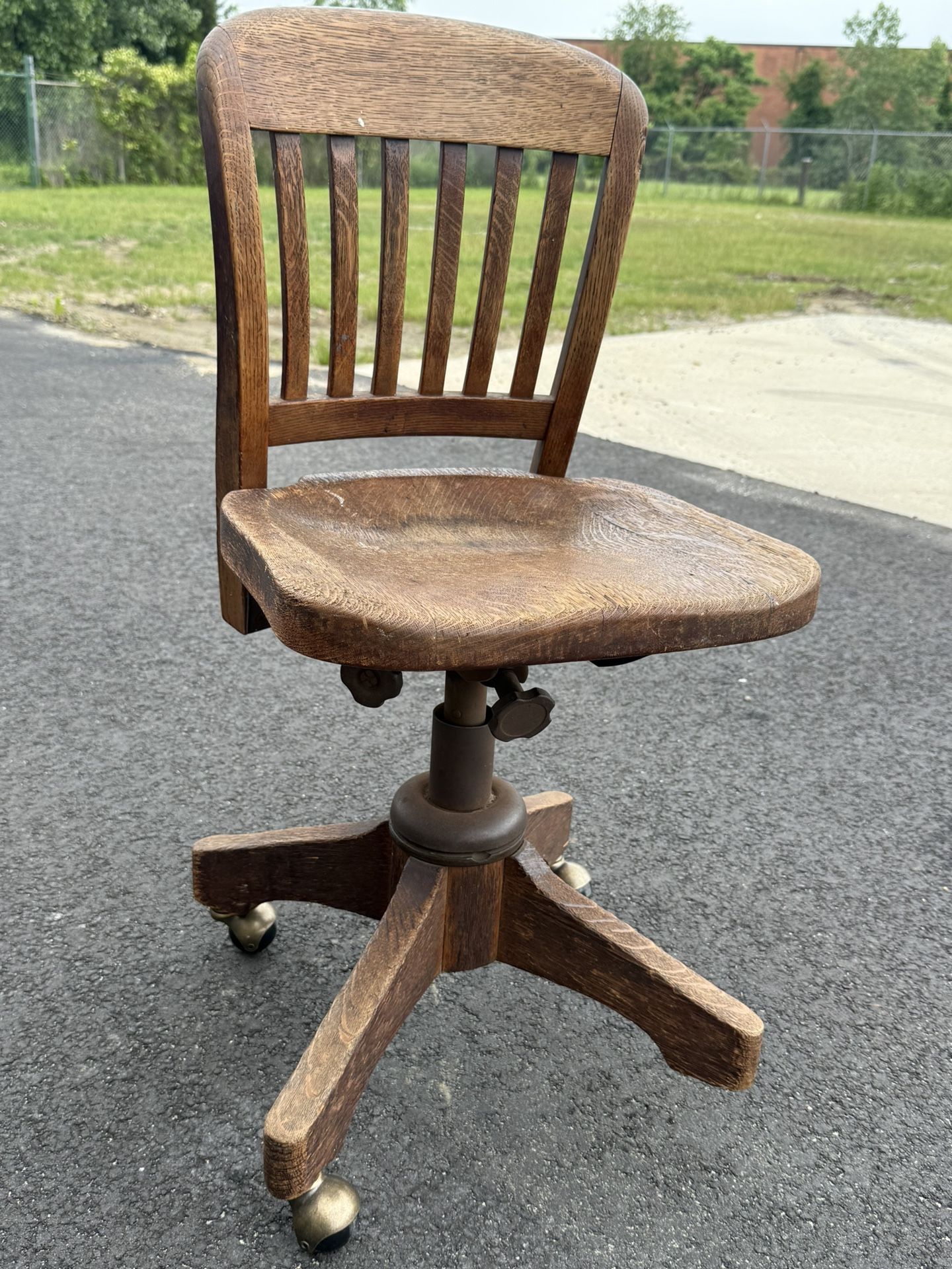 VINTAGE ANTIQUE INDUSTRIAL STEAMPUNK WORKSHOP WOODEN SWIVEL CHAIR DYE WORKS 10584