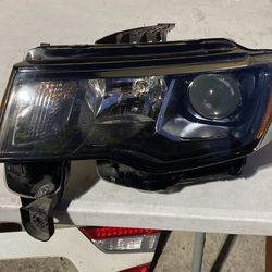 Driver Side Headlight For Jeep Grand Cherroke 2017–2018