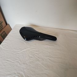 Fizik Antares R1 Saddle For Road Bike