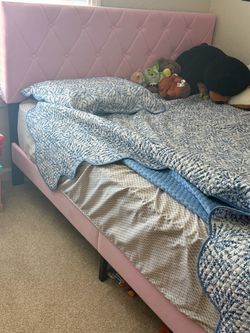 Queen baby pink bed