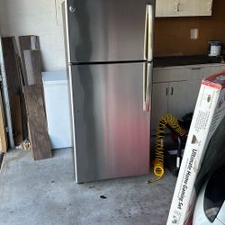 GE Stainless Steel fridge