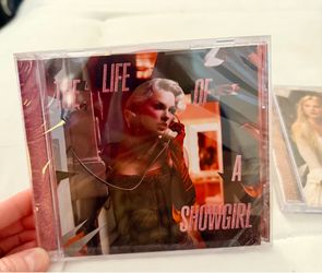 Taylor Swift Collectable Photos and CDs