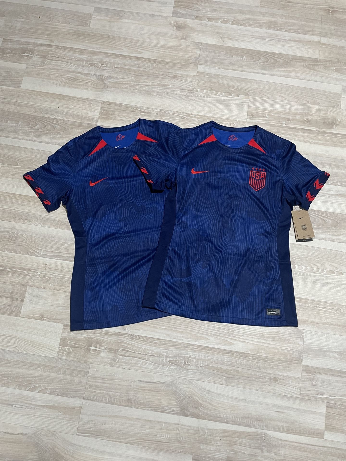 Authentic Women's USA Soccer Jerseys (SIZE M)