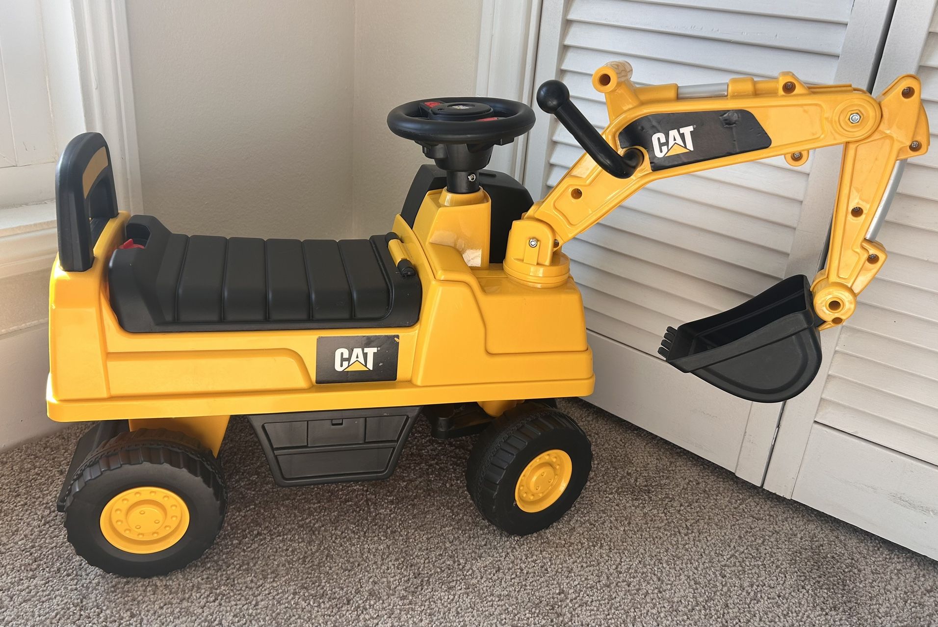 Ride on Excavator (CAT)