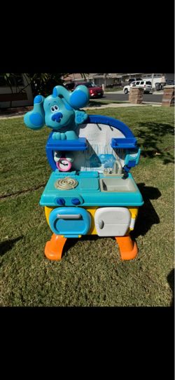Play kitchen