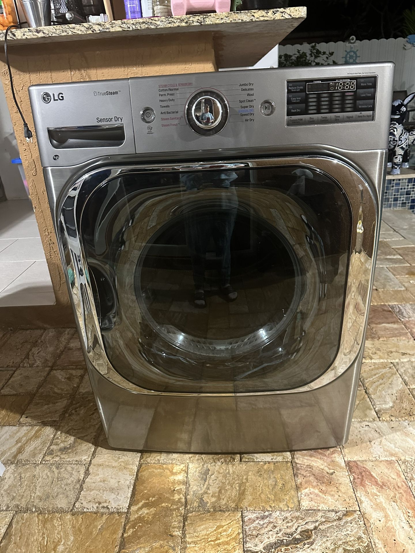 LG Dryer TrueSteam SteamDry 9.0 cu ft